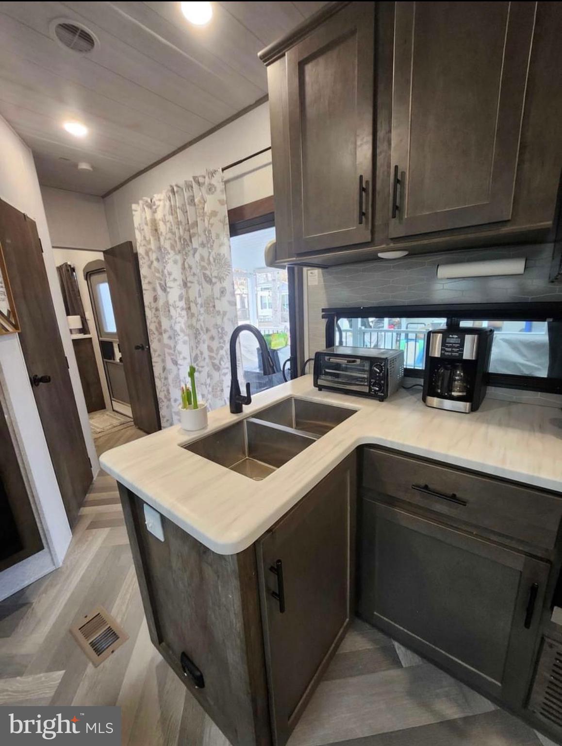 515 Corsons Tavern Road, Unit I18 Ocean View, NJ 08230 - Photo 4 of 21