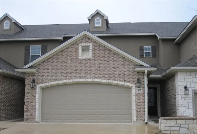 $2,000 | 1407 Cres Ridge Drive, College Station, TX 77845
