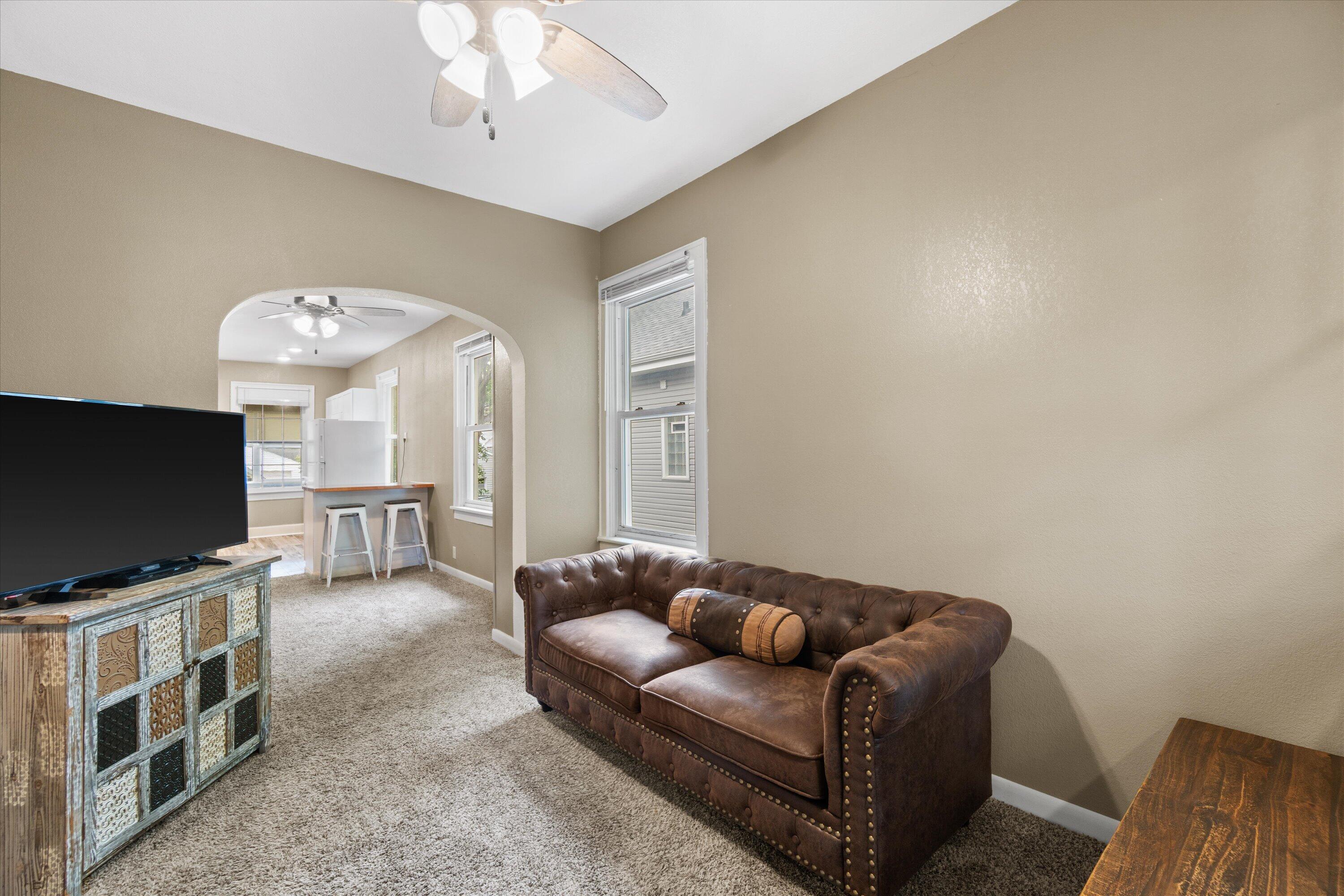 616 South 61st Street Milwaukee, WI 53214 - Photo 9 of 31 Living Room