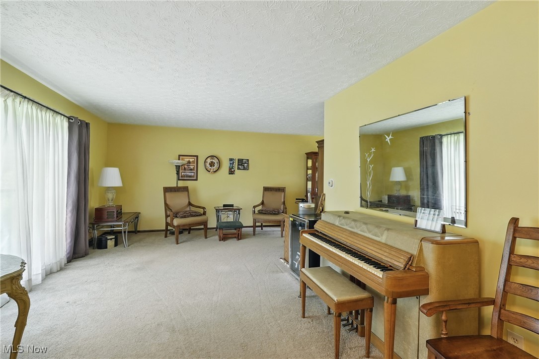 7265 Kingsview Road Northfield, OH 44067 - Photo 6 of 48 Gallery Image 6