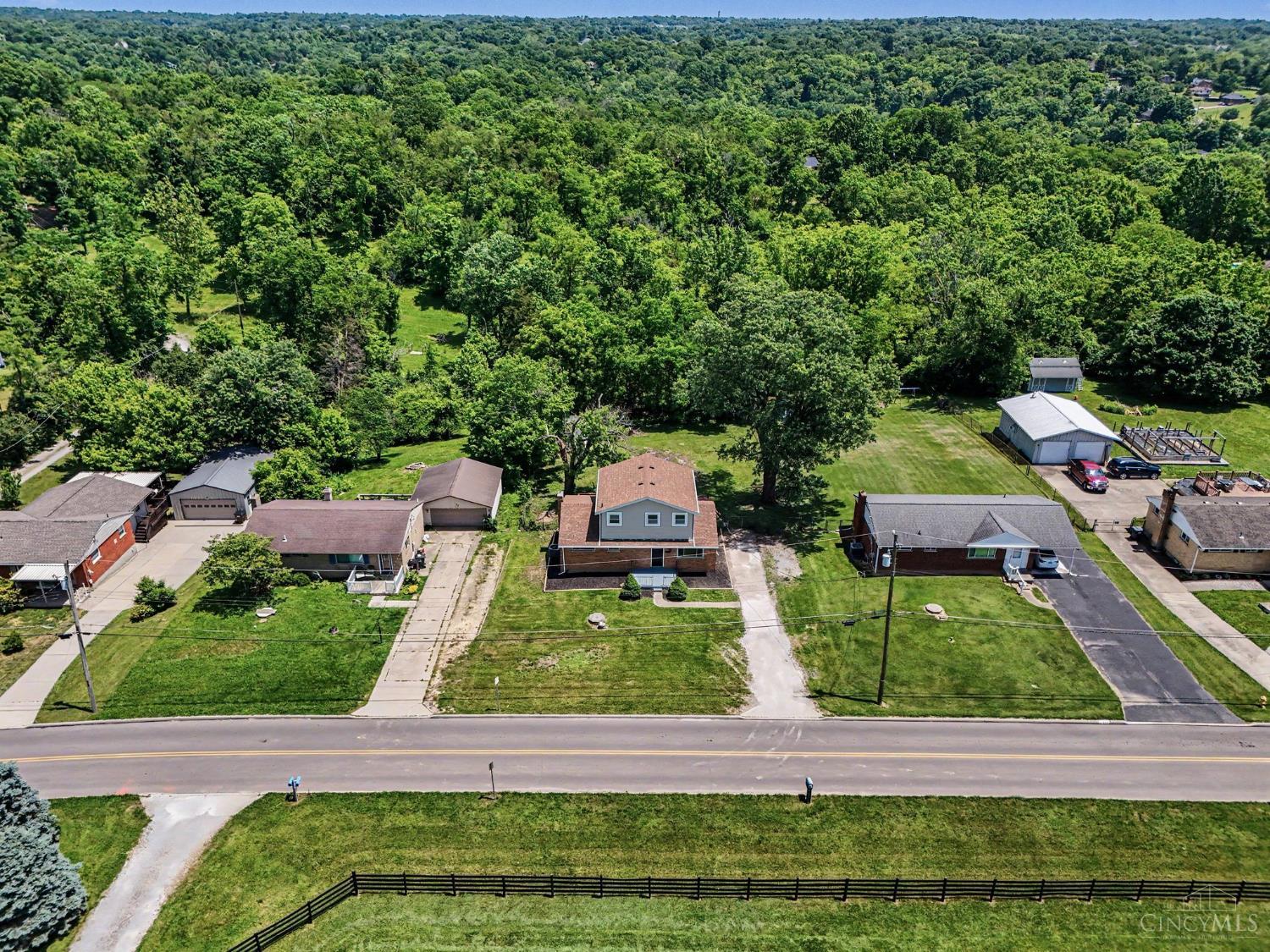 6004 Snyder Road Cincinnati, OH 45247 - Photo 29 of 35