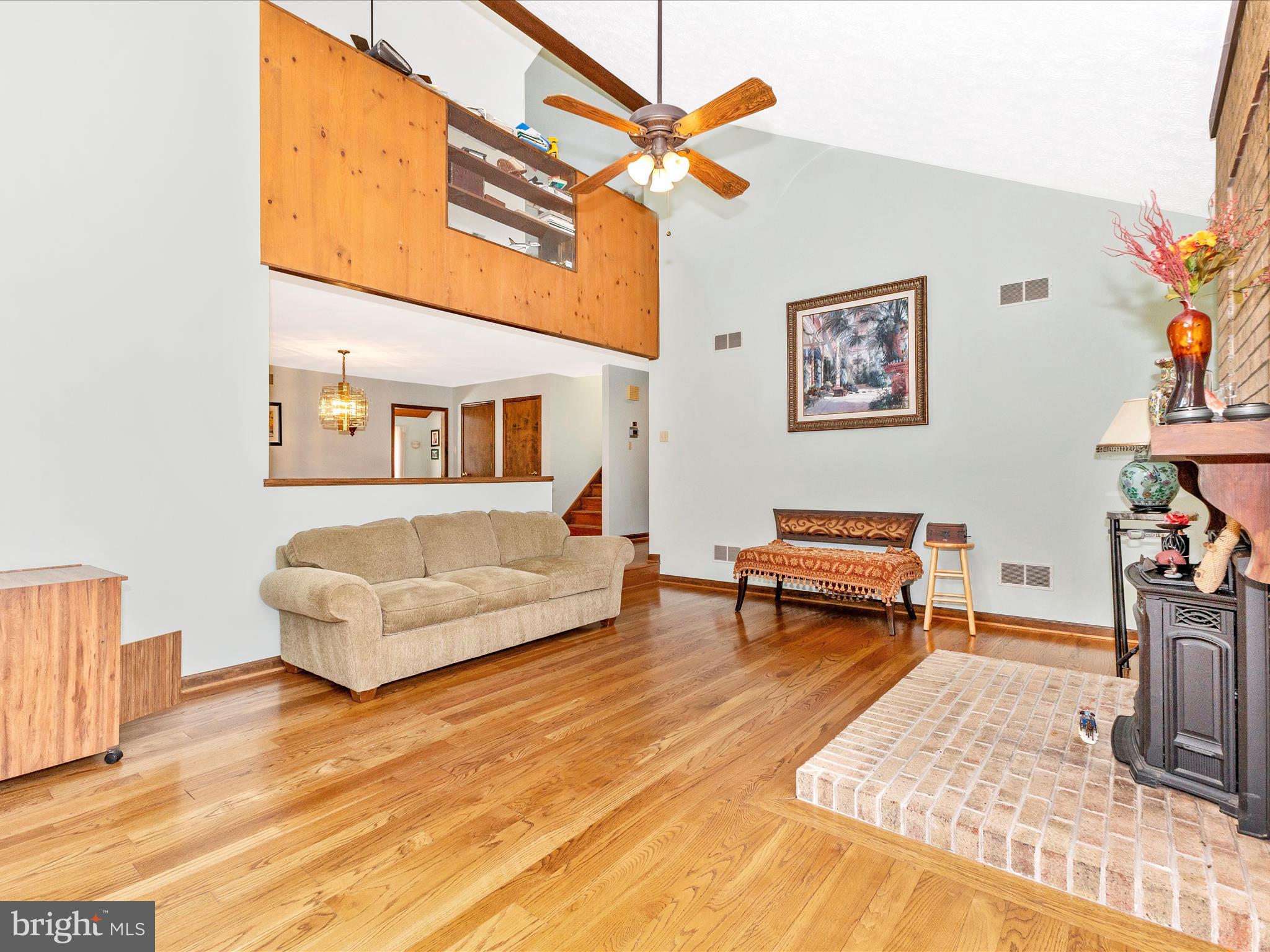 10334 Harp Road Walkersville, MD 21793 - Photo 5 of 64 Living Room