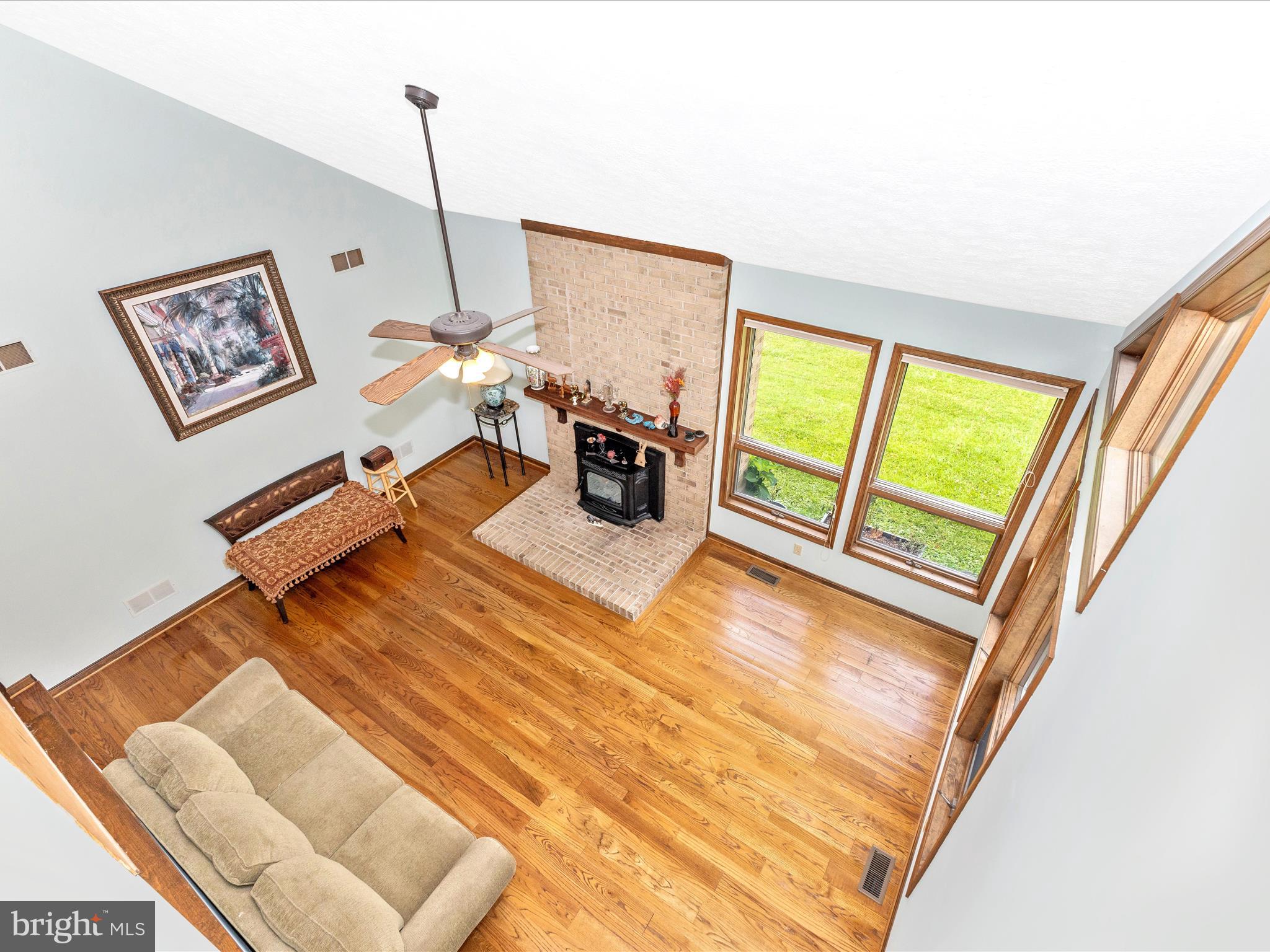 10334 Harp Road Walkersville, MD 21793 - Photo 6 of 64 Livingroom