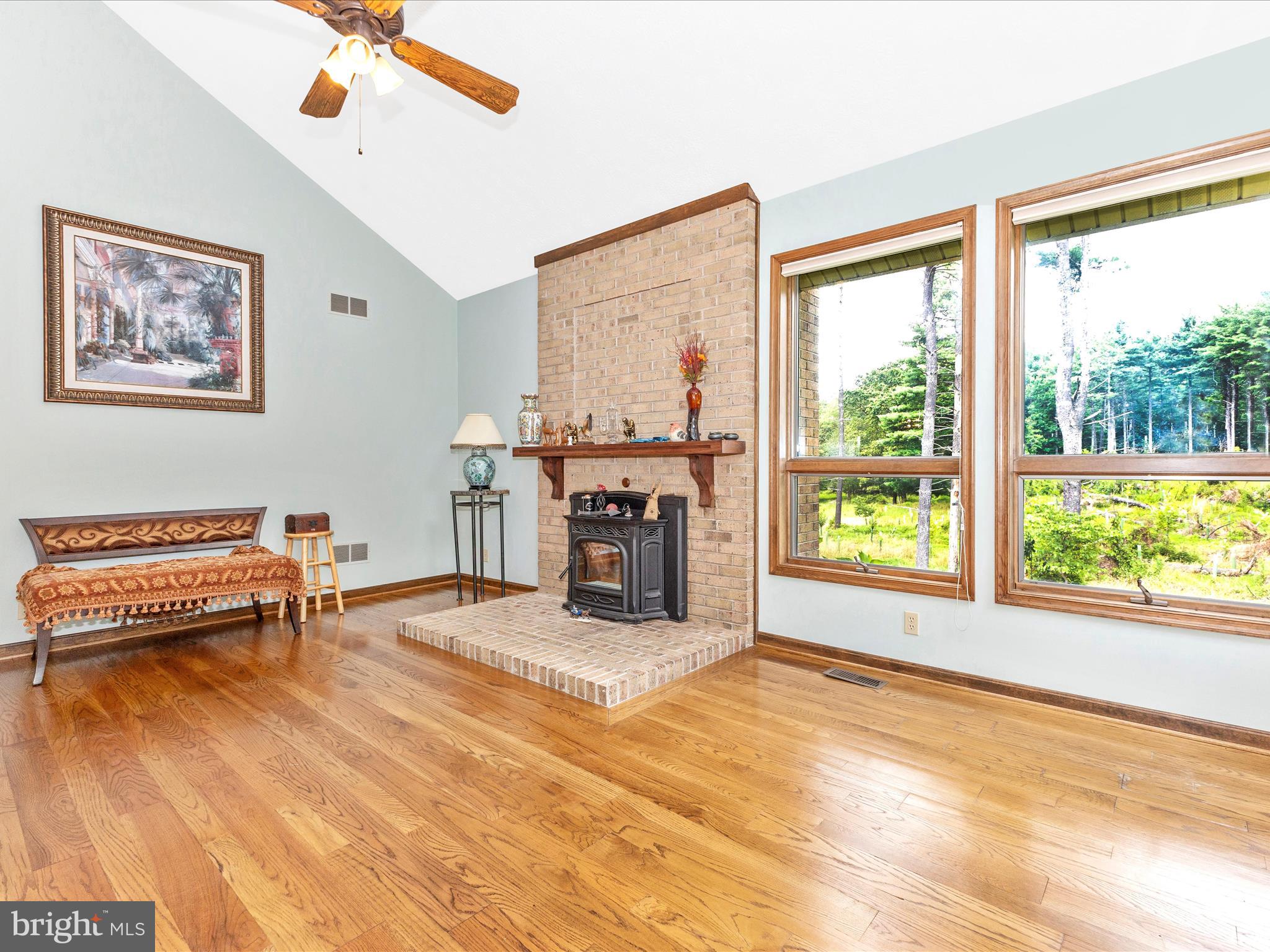 10334 Harp Road Walkersville, MD 21793 - Photo 7 of 64 Living Room