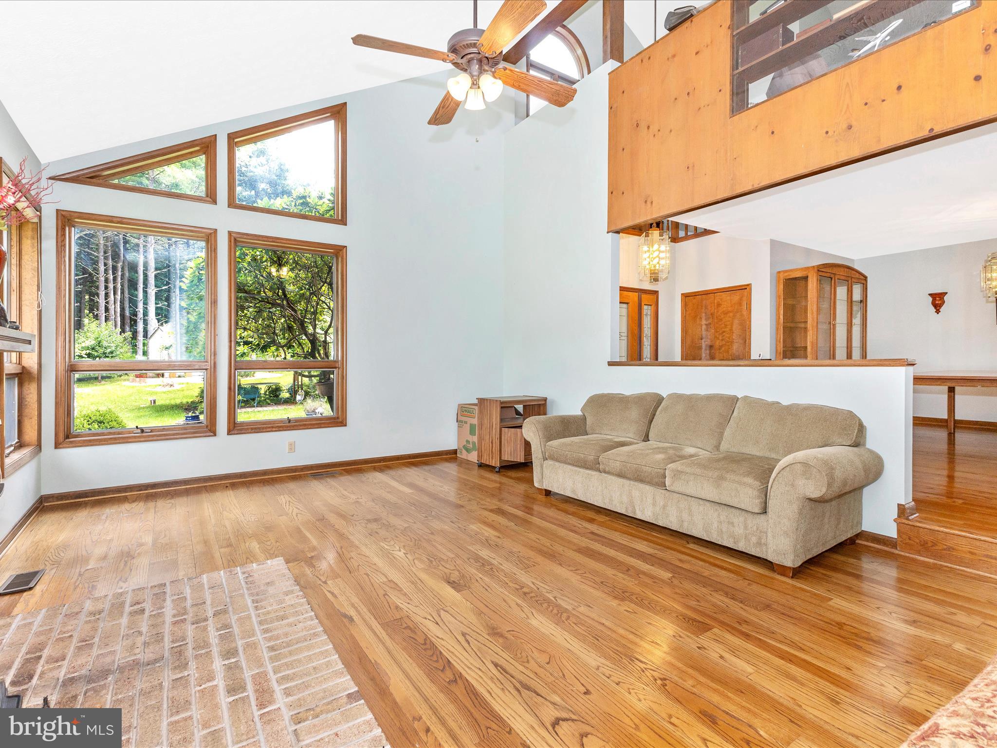 10334 Harp Road Walkersville, MD 21793 - Photo 8 of 64 Living Room