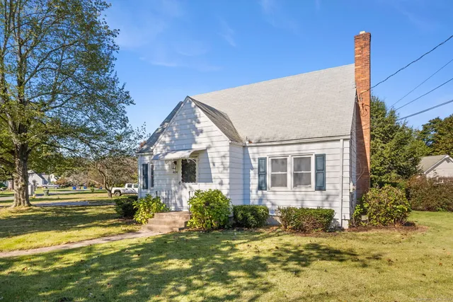 $300,000 | 404 Elmwood Drive, Windsor Locks, CT 06096