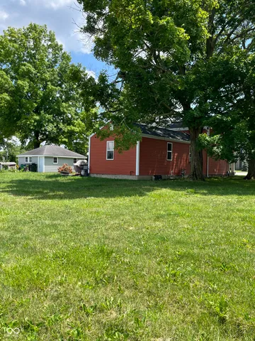 $950,000 | 8186 East County Road 200 North, Avon, IN 46123