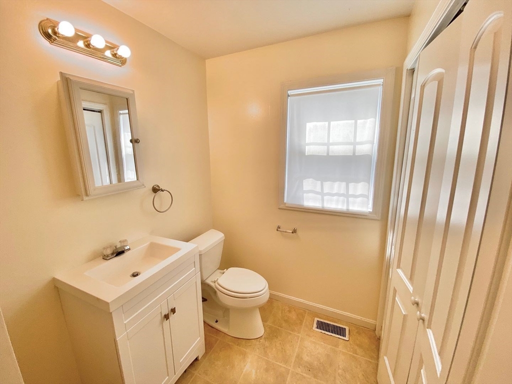 93 Orleans Street, Unit 93 Springfield, MA 01109 - Photo 9 of 21