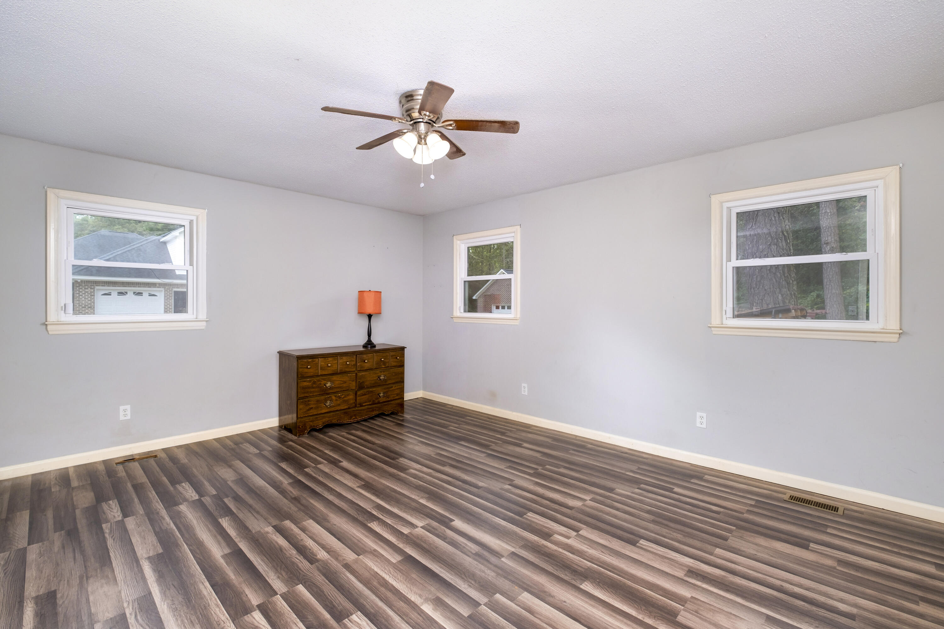618 Periwinkle Court Sumter, SC 29150 - Photo 27 of 40 PRIMARY BEDROOM