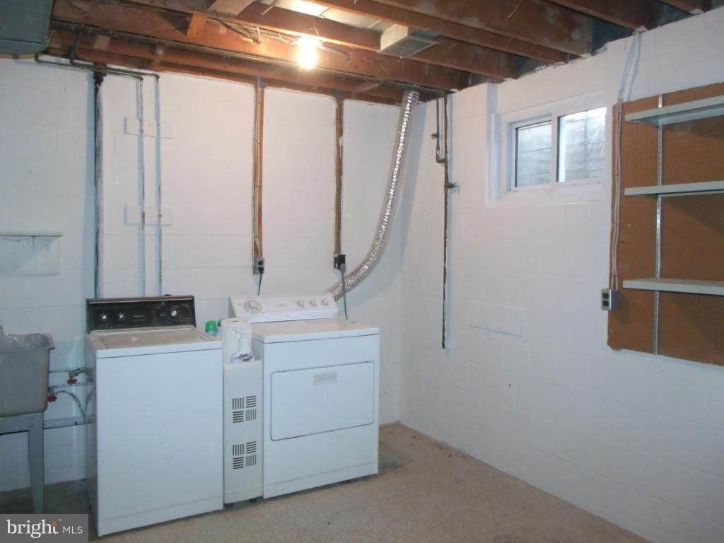 7244 Evanston Road Springfield, VA 22150 - Photo 16 of 19 Interior (General)