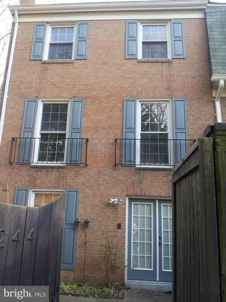 7244 Evanston Road Springfield, VA 22150 - Photo 18 of 19 Exterior (Rear)