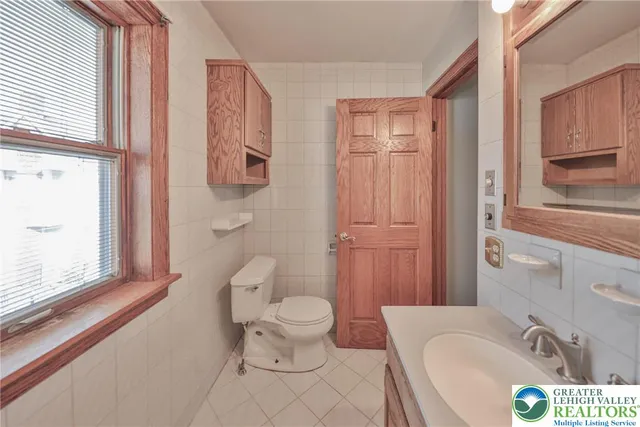 $1,800 | 507 George Street, Pen Argyl, PA 18072