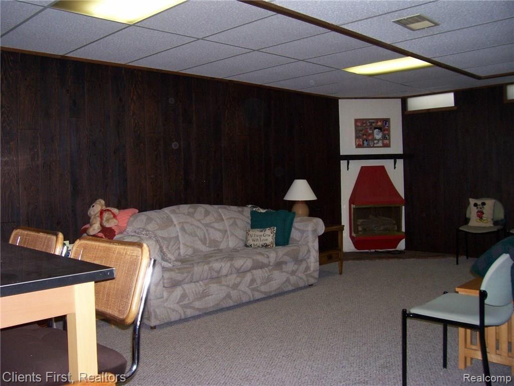 15600 Meadowbrook Road Redford, MI 48239 - Photo 20 of 24 15600 MEADOWBROOK 032.jpg