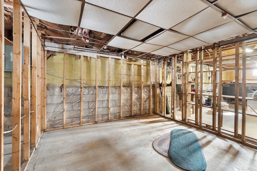 10 Pilling Road Wilmington, MA 01887 - Photo 40 of 41 a view of a indoor garage