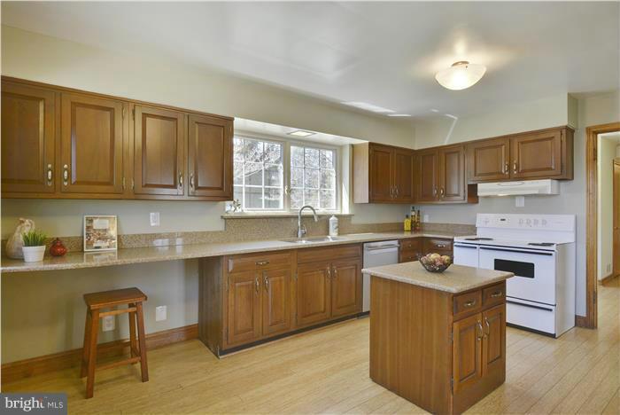 2000 Flint Hill Road Silver Spring, MD 20906 - Photo 13 of 28 Kitchen