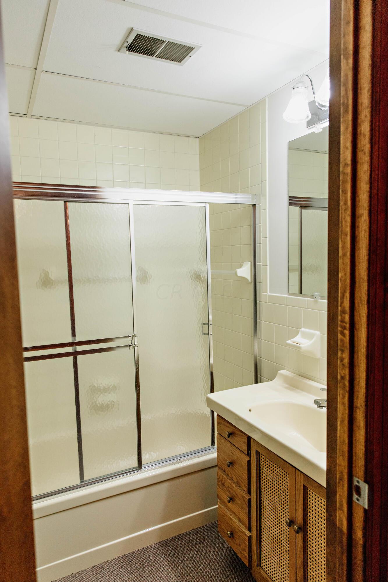 2734 Erwin Road Jackson, OH 45640 - Photo 53 of 60 038