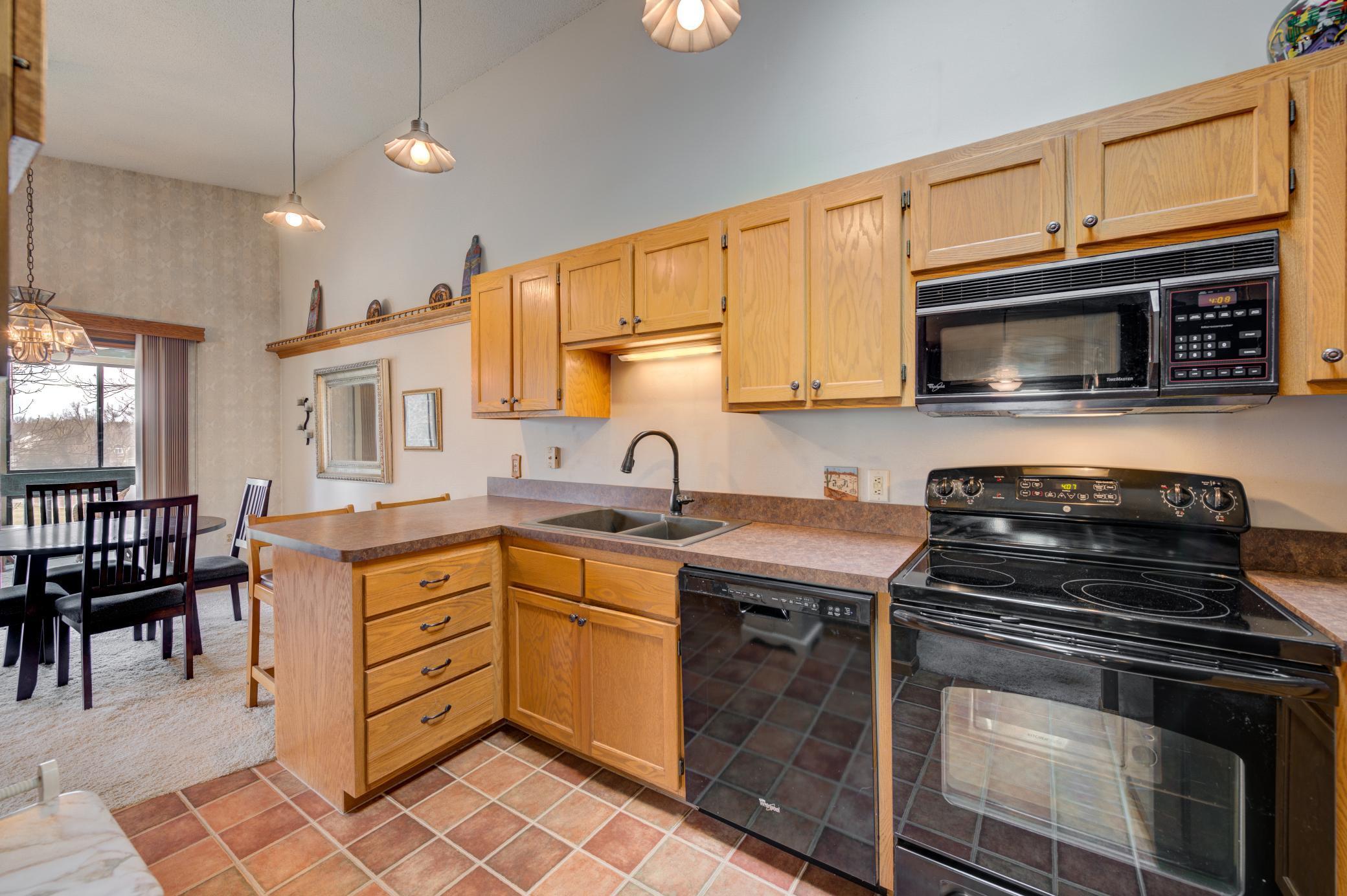6885 Romeo Road Woodbury, MN 55125 - Photo 6 of 23