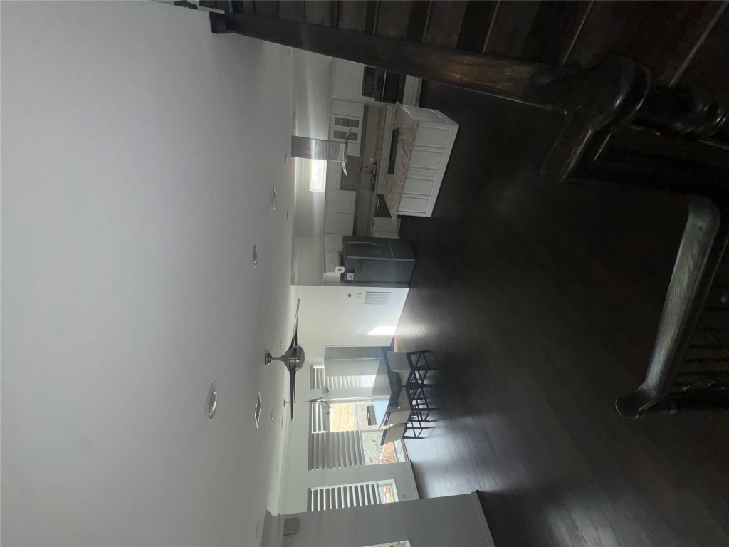 150 Carson Court Houston, TX 77004 - Photo 6 of 10