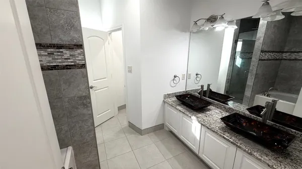 $3,000 | 150 Carson Court, Houston, TX 77004