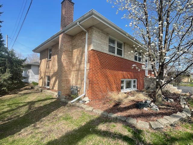 8574 West 73rd Place Justice, IL 60458 - Photo 3 of 25