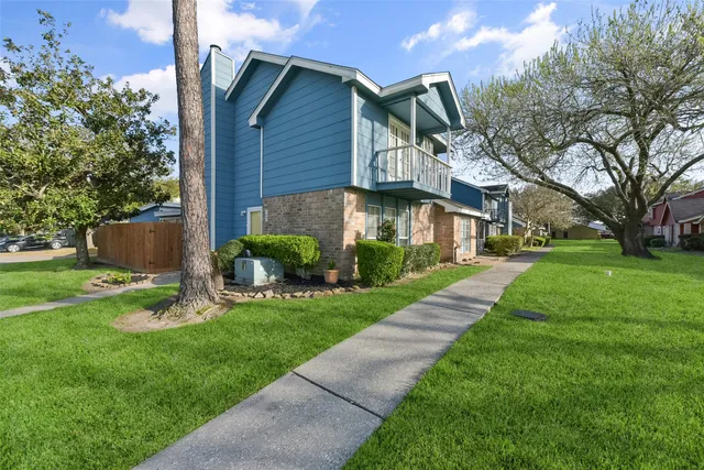 $165,000 | 1941 Country Village Boulevard, Unit A, Humble, TX 77338