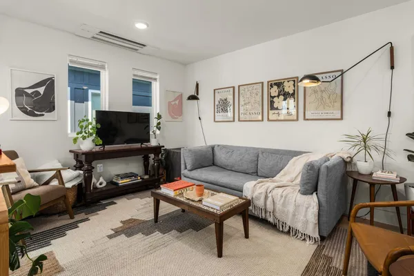 $2,050 | 102 Duke Street, Unit 14, Nashville, TN 37207