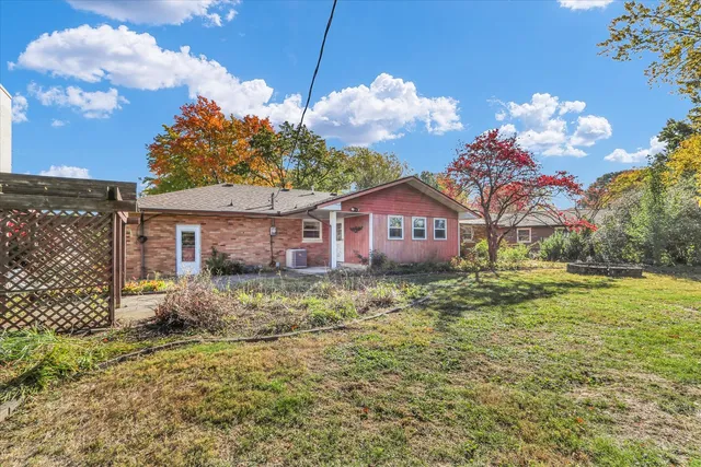 $174,900 | 2011 Prairie View Drive, Urbana, IL 61802