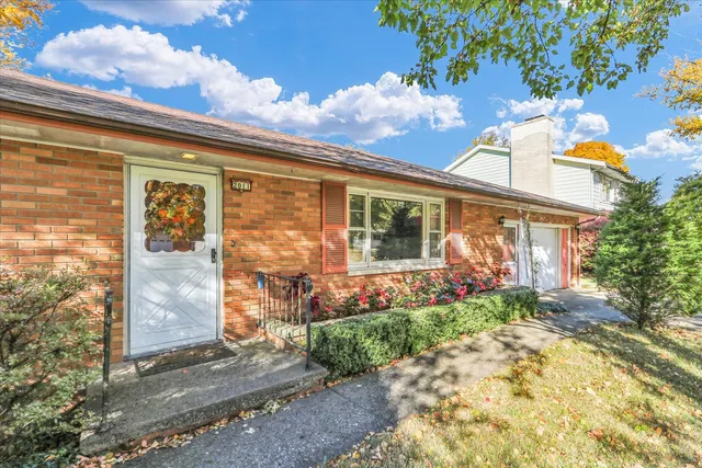 $174,900 | 2011 Prairie View Drive, Urbana, IL 61802