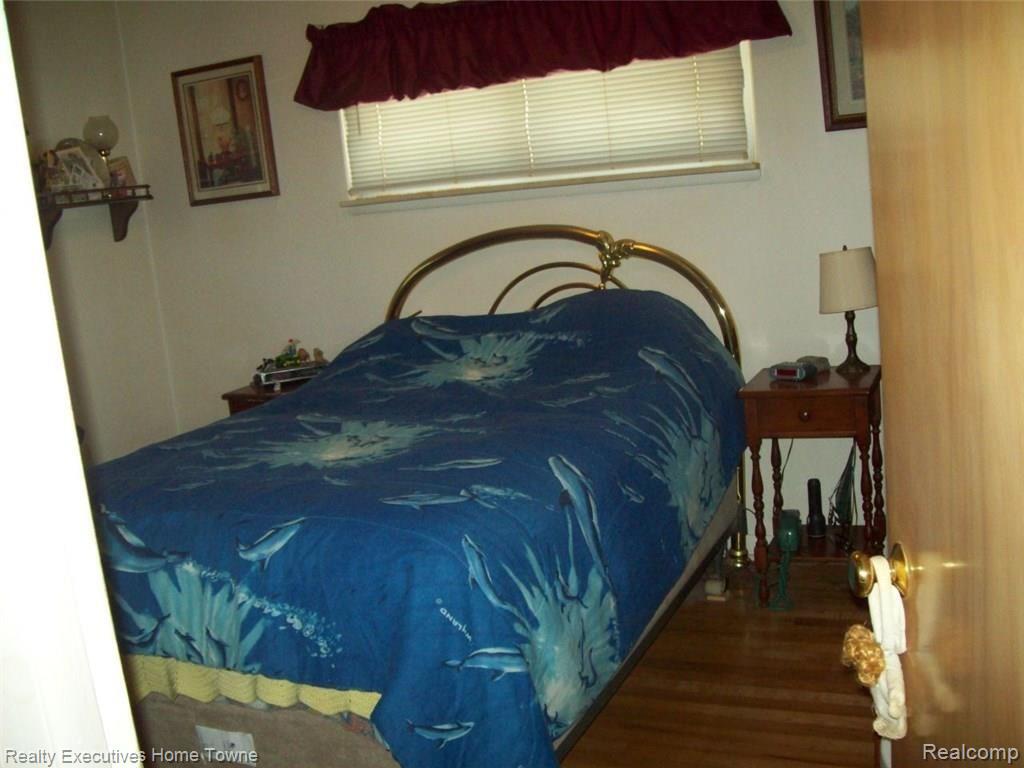 5256 Lakeshore Road Fort Gratiot, MI 48059 - Photo 10 of 12 100_0633.JPG