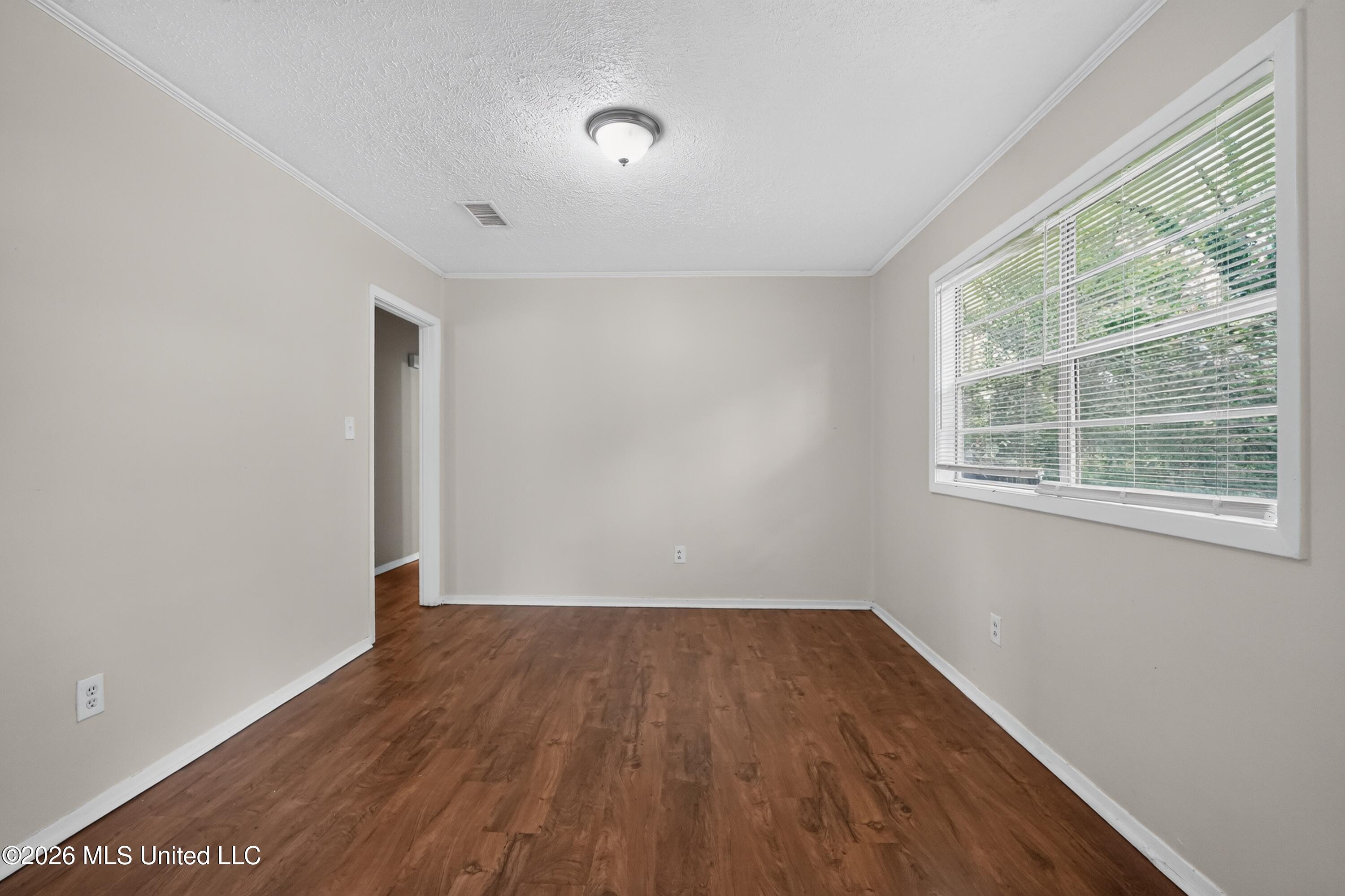 6558 Van Buren Road Jackson, MS 39213 - Photo 19 of 39 22_6558_Van_Buren_Rd-Bedroom-9102