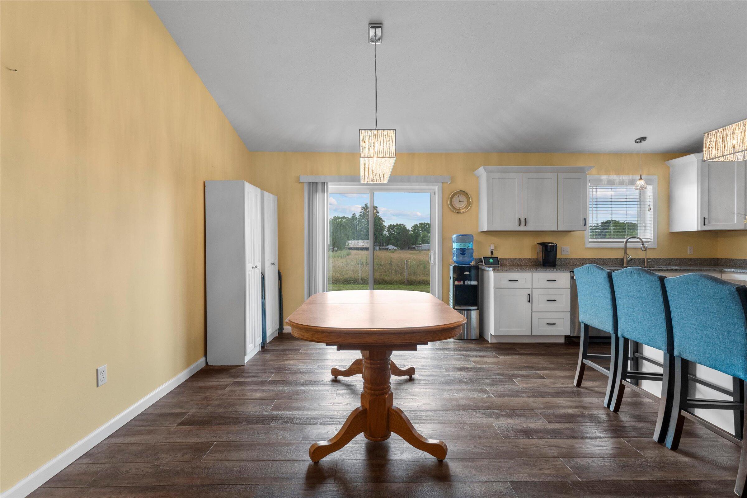 71304 Ilean Road Edwardsburg, MI 49112 - Photo 8 of 32 09-DSC02892
