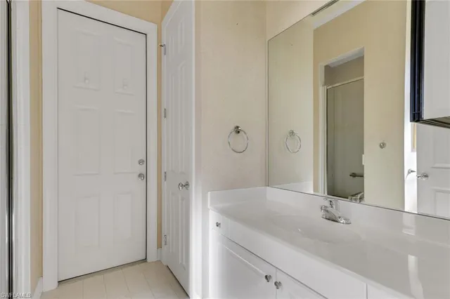 $890,000 | 4594 Snowy Egret Drive, Naples, FL 34119