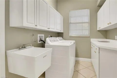 $990,000 | 4594 Snowy Egret Drive, Naples, FL 34119