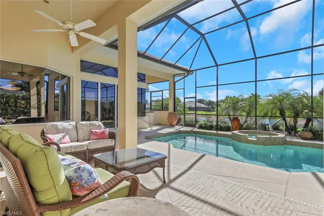 $990,000 | 4594 Snowy Egret Drive, Naples, FL 34119