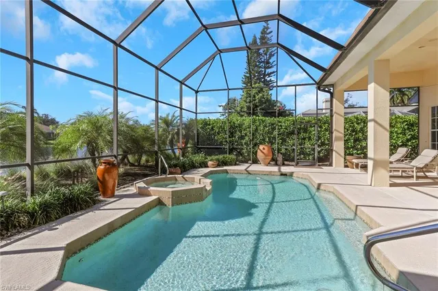 $990,000 | 4594 Snowy Egret Drive, Naples, FL 34119