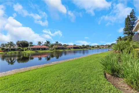 $990,000 | 4594 Snowy Egret Drive, Naples, FL 34119