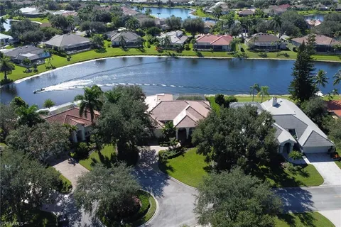 $990,000 | 4594 Snowy Egret Drive, Naples, FL 34119