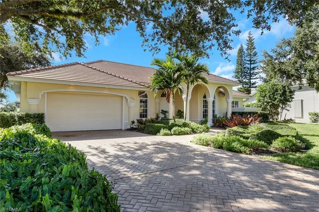 $890,000 | 4594 Snowy Egret Drive, Naples, FL 34119