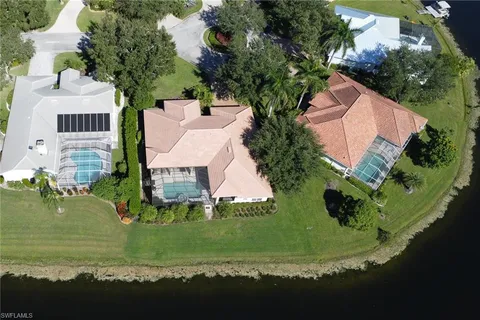 $990,000 | 4594 Snowy Egret Drive, Naples, FL 34119