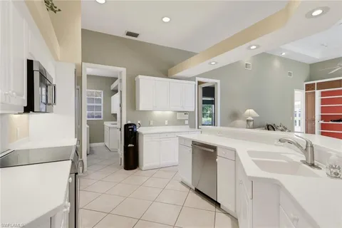 $990,000 | 4594 Snowy Egret Drive, Naples, FL 34119