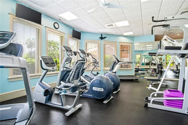 $990,000 | 4594 Snowy Egret Drive, Naples, FL 34119