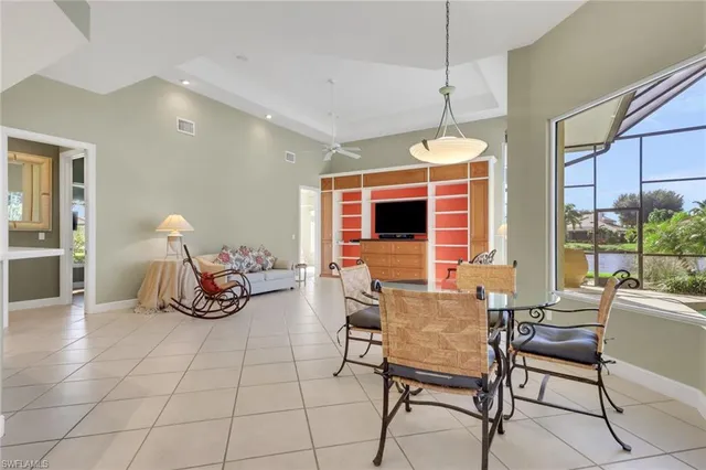 $990,000 | 4594 Snowy Egret Drive, Naples, FL 34119