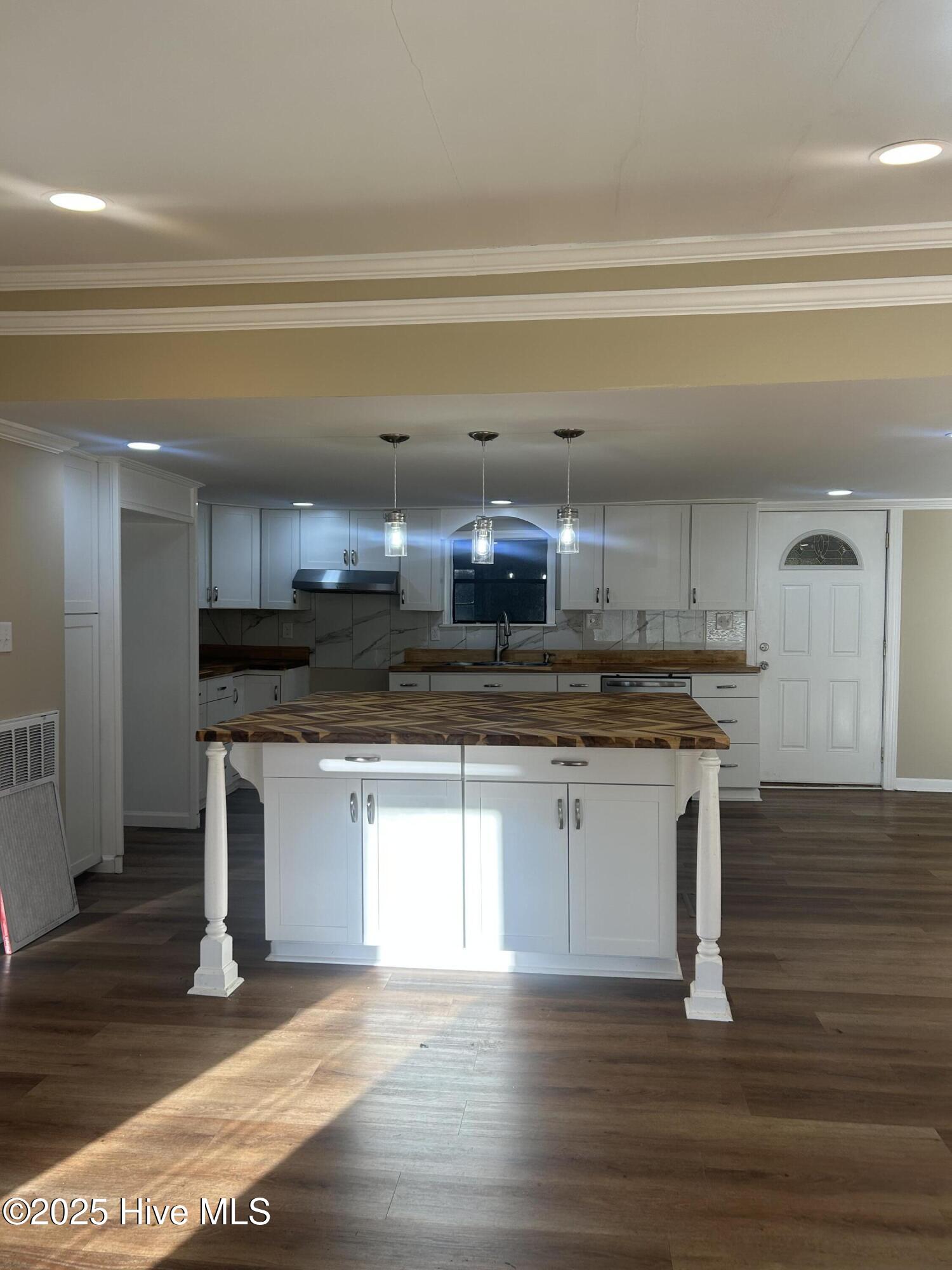 3292 Sargett Brown Road Deep Run, NC 28525 - Photo 2 of 60 Kitchen island
