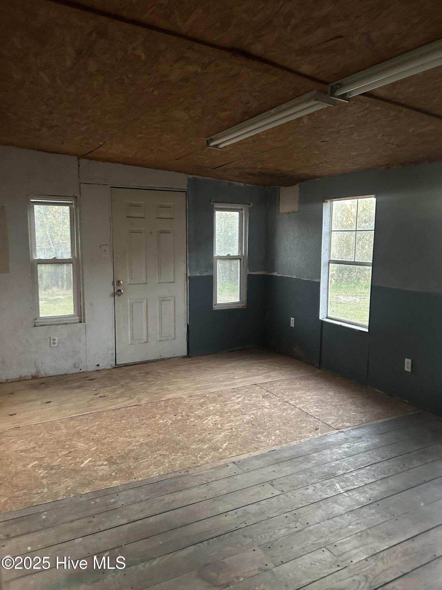 3292 Sargett Brown Road Deep Run, NC 28525 - Photo 33 of 60 Laundry area / sun room