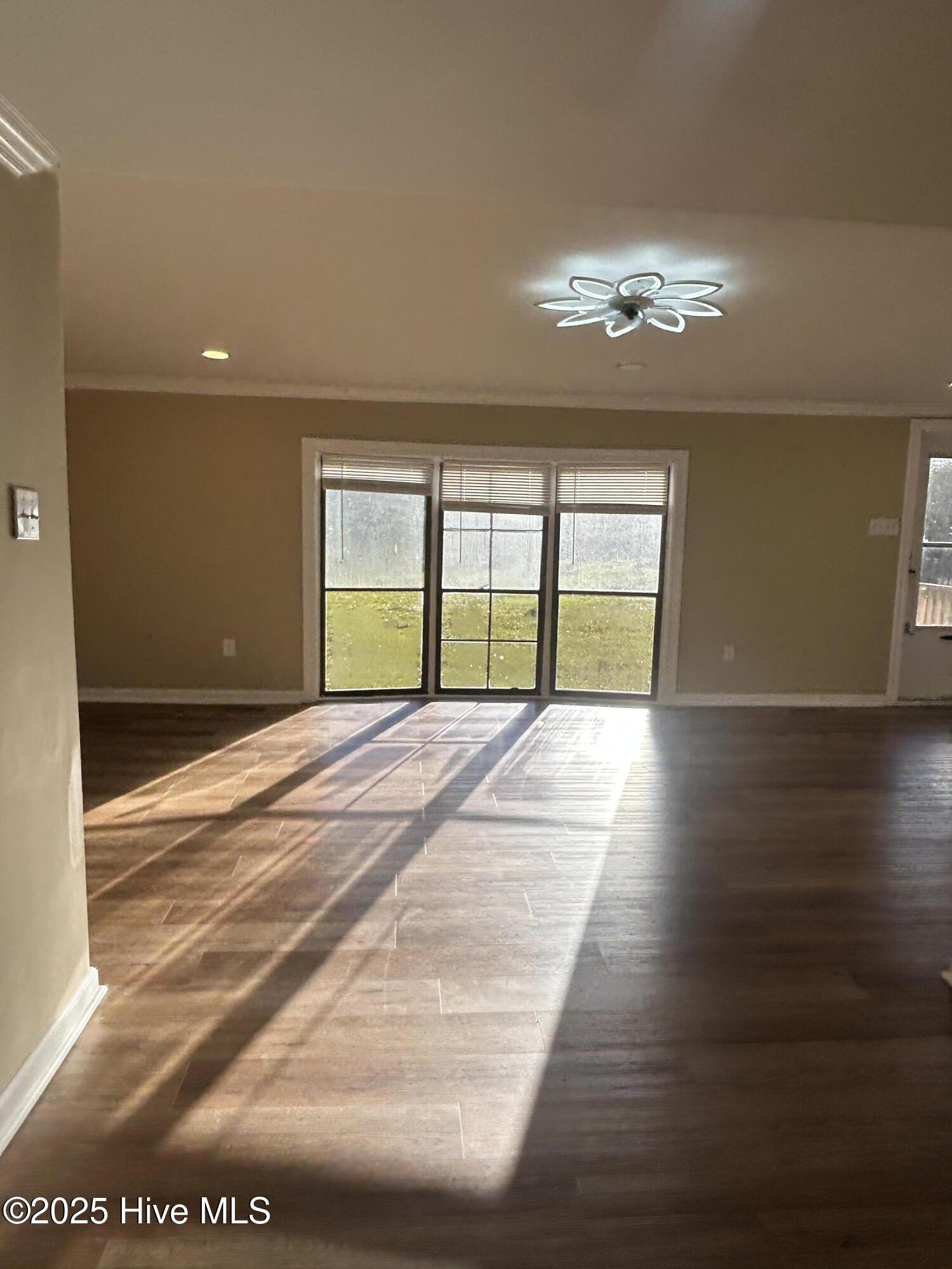 3292 Sargett Brown Road Deep Run, NC 28525 - Photo 7 of 60 Living room