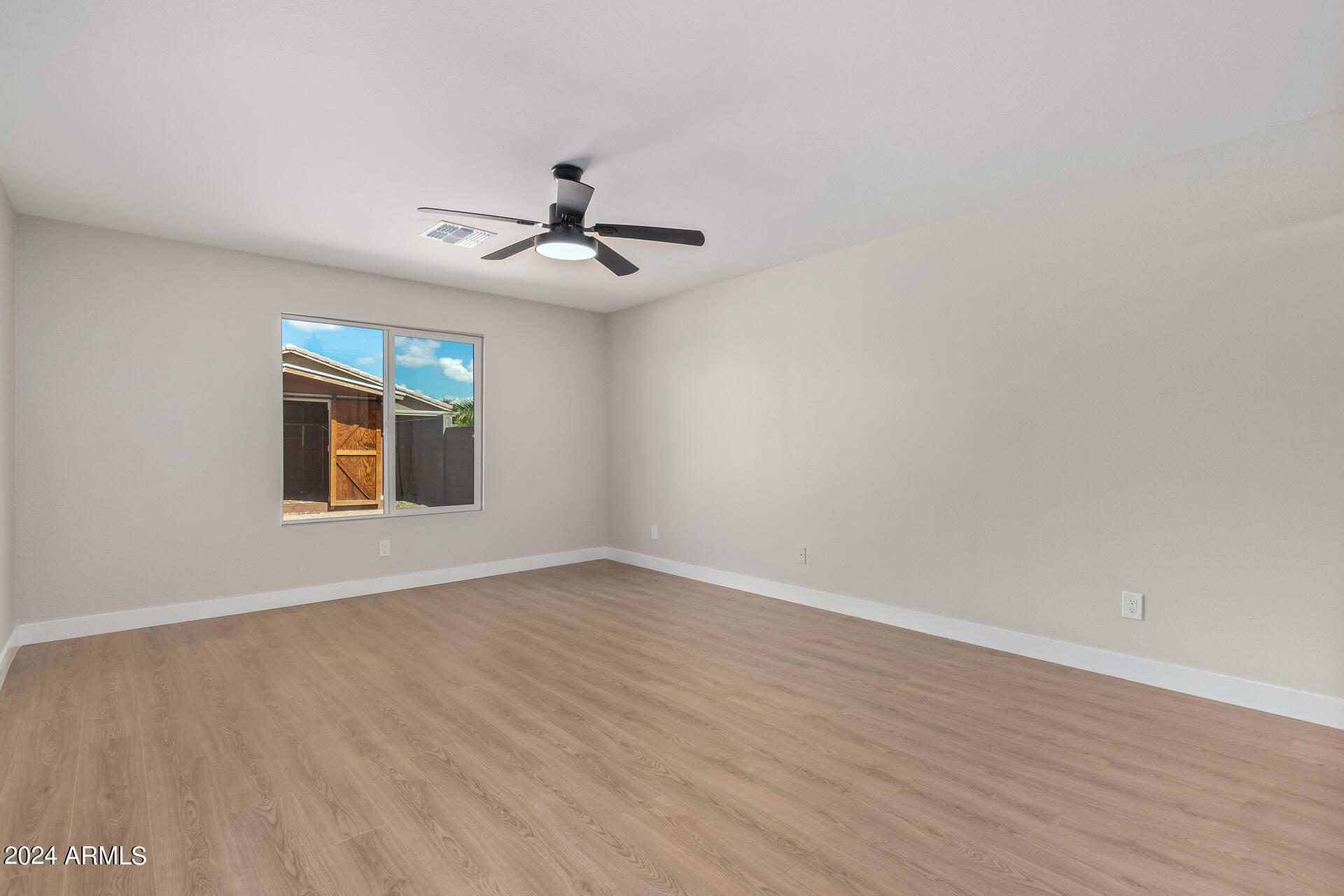 16196 West Adams Street Goodyear, AZ 85338 - Photo 13 of 26 16 - Adams 16196