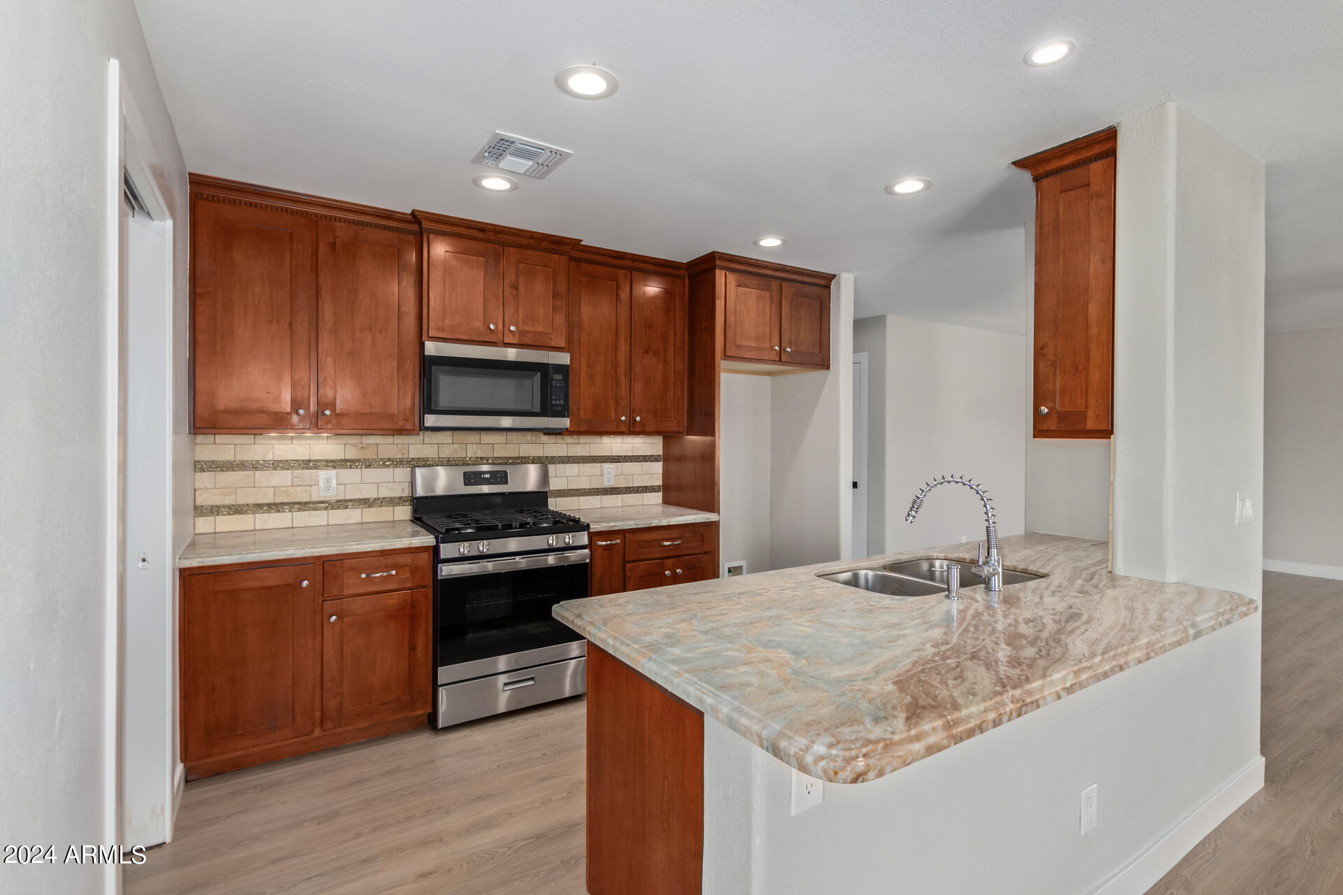 16196 West Adams Street Goodyear, AZ 85338 - Photo 9 of 26 12 - Adams 16196