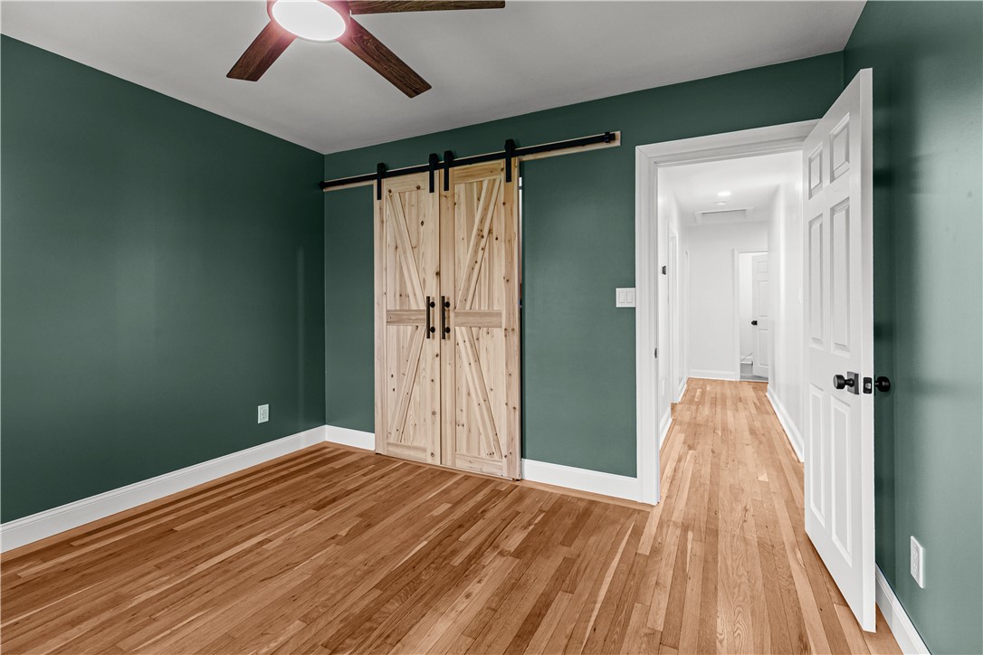 12 Phillips Avenue Middletown, RI 02842 - Photo 17 of 23