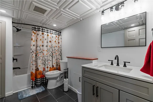 $3,000 | 12 Phillips Avenue, Middletown, RI 02842