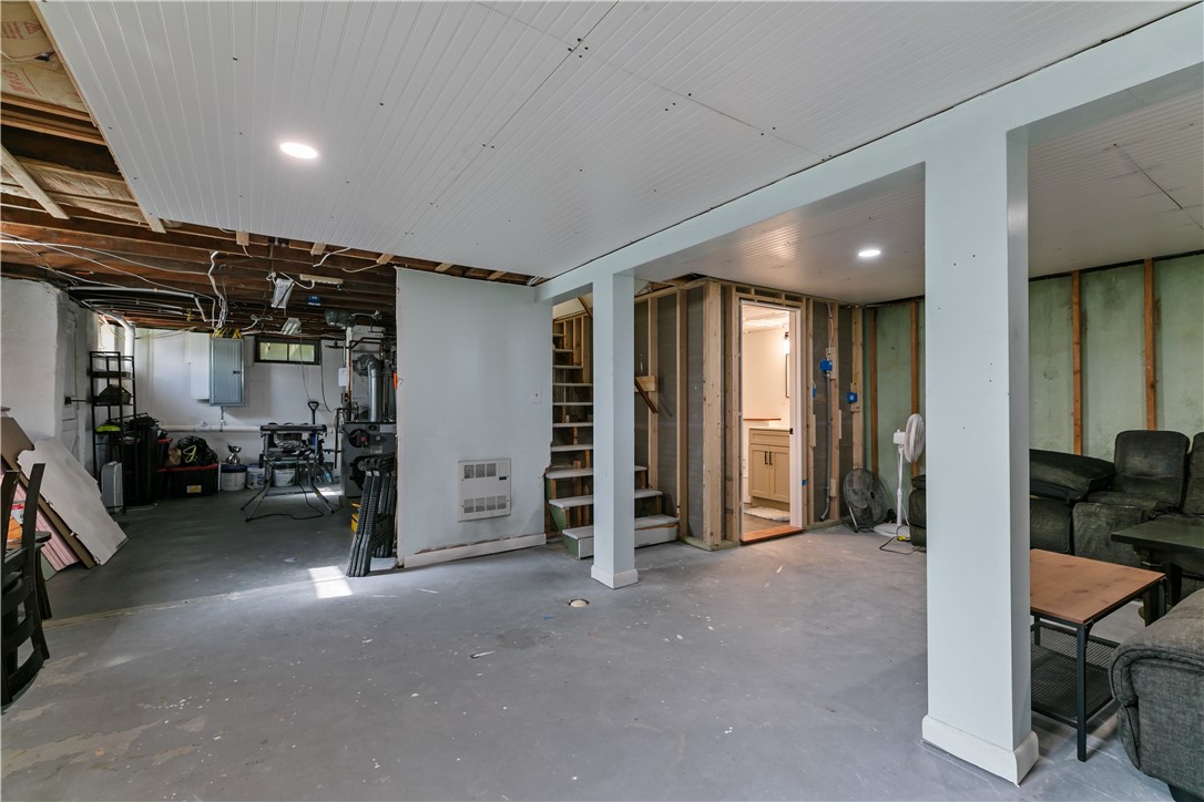 12 Phillips Avenue Middletown, RI 02842 - Photo 20 of 23